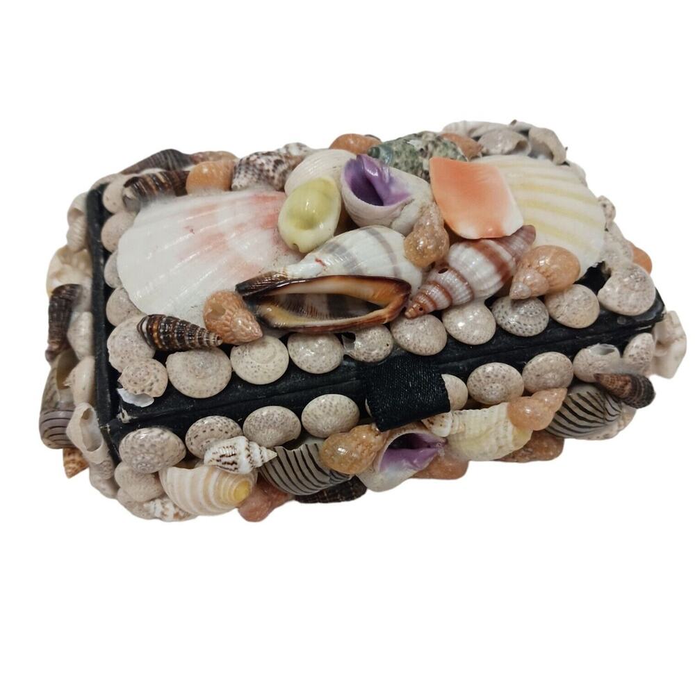 Vntg Seashell Jewelry Trinket Box Natural Shells Handcrafted Phillipine Colorful